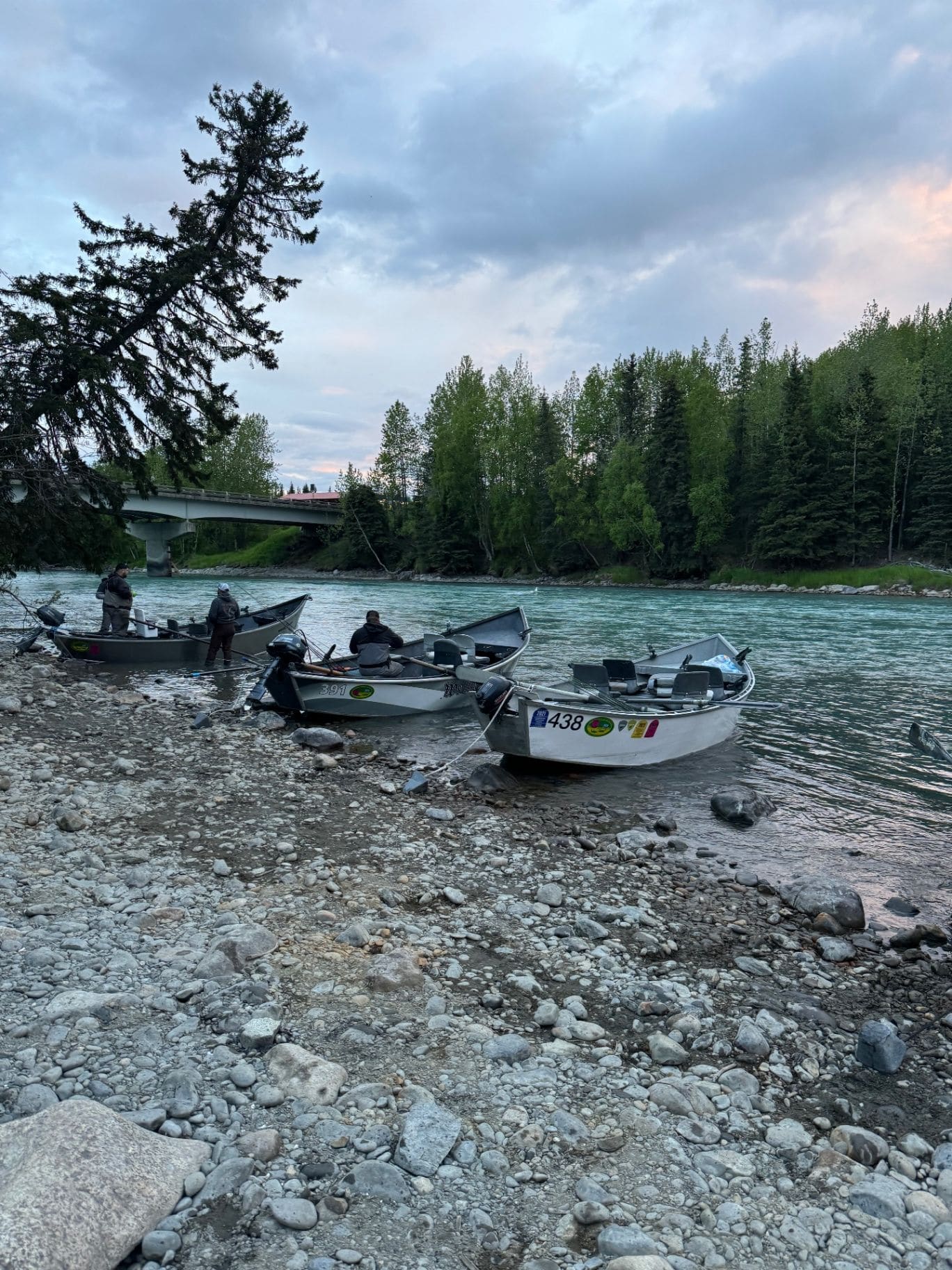 Guide boats on the riverbank